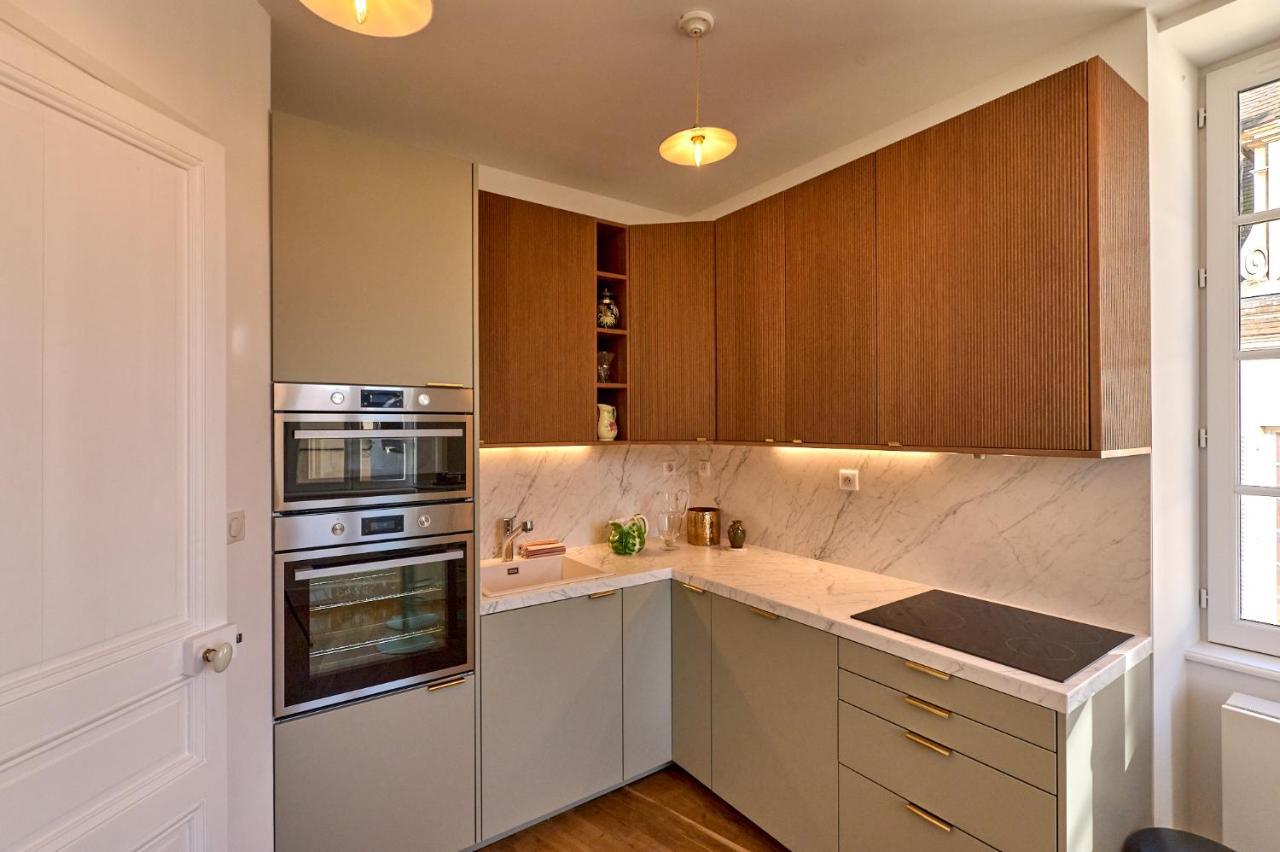 Appartement Montagnon - Les Suites Du Palais - Classe 4 Etoiles, Parking Prive, Vue Cathedrale, 3 Chambres, Primo C0Nciergerie Невер Екстер'єр фото