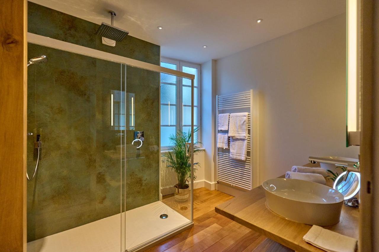 Appartement Montagnon - Les Suites Du Palais - Classe 4 Etoiles, Parking Prive, Vue Cathedrale, 3 Chambres, Primo C0Nciergerie Невер Екстер'єр фото