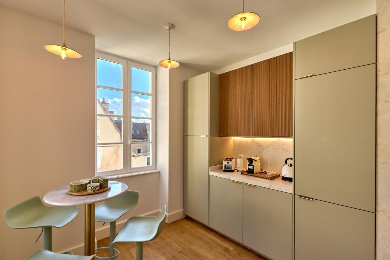 Appartement Montagnon - Les Suites Du Palais - Classe 4 Etoiles, Parking Prive, Vue Cathedrale, 3 Chambres, Primo C0Nciergerie Невер Екстер'єр фото