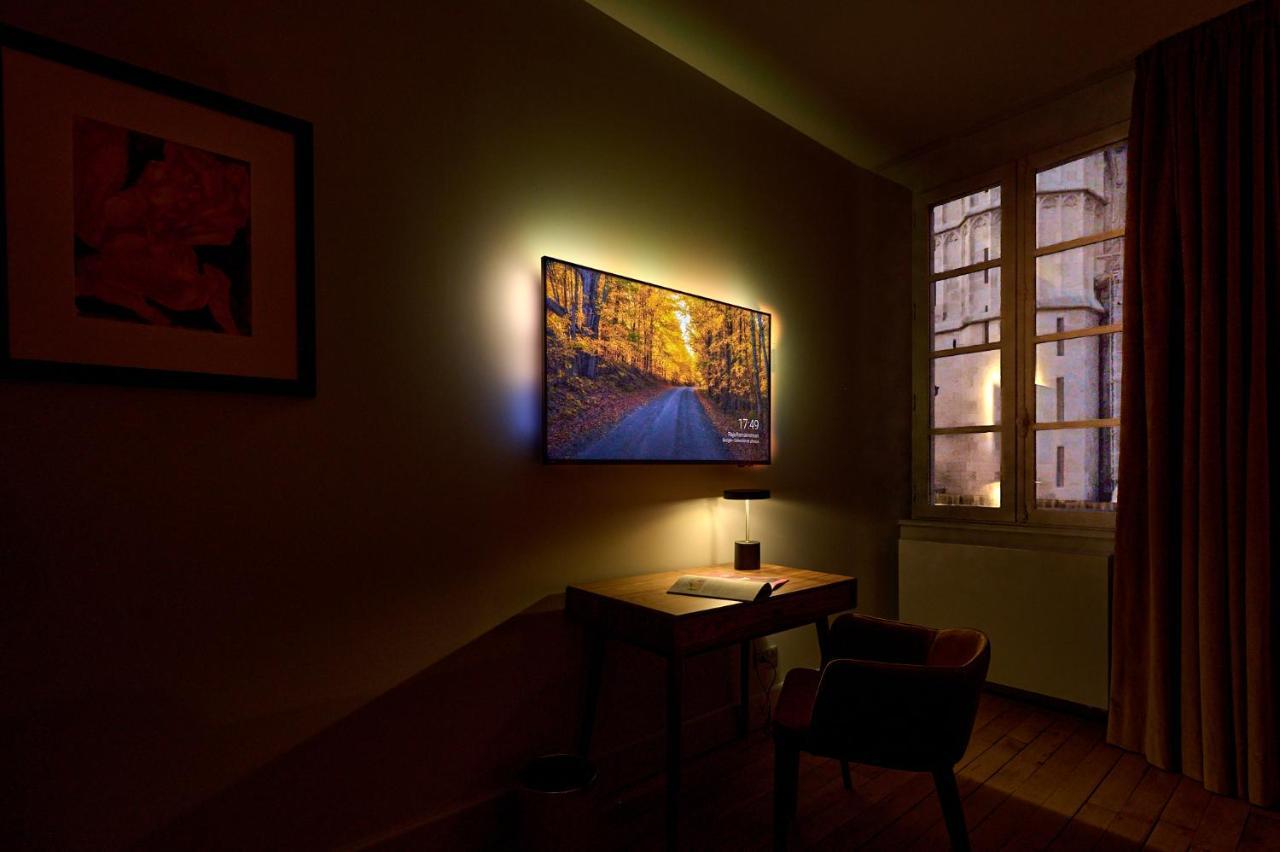 Appartement Montagnon - Les Suites Du Palais - Classe 4 Etoiles, Parking Prive, Vue Cathedrale, 3 Chambres, Primo C0Nciergerie Невер Екстер'єр фото