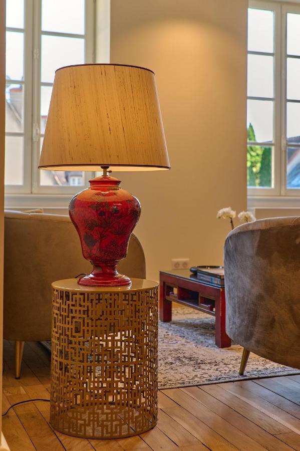 Appartement Montagnon - Les Suites Du Palais - Classe 4 Etoiles, Parking Prive, Vue Cathedrale, 3 Chambres, Primo C0Nciergerie Невер Екстер'єр фото
