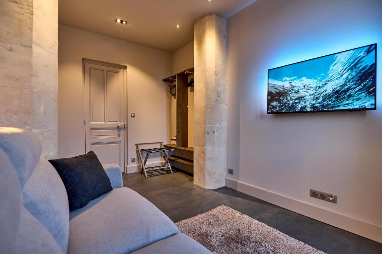 Appartement Montagnon - Les Suites Du Palais - Classe 4 Etoiles, Parking Prive, Vue Cathedrale, 3 Chambres, Primo C0Nciergerie Невер Екстер'єр фото