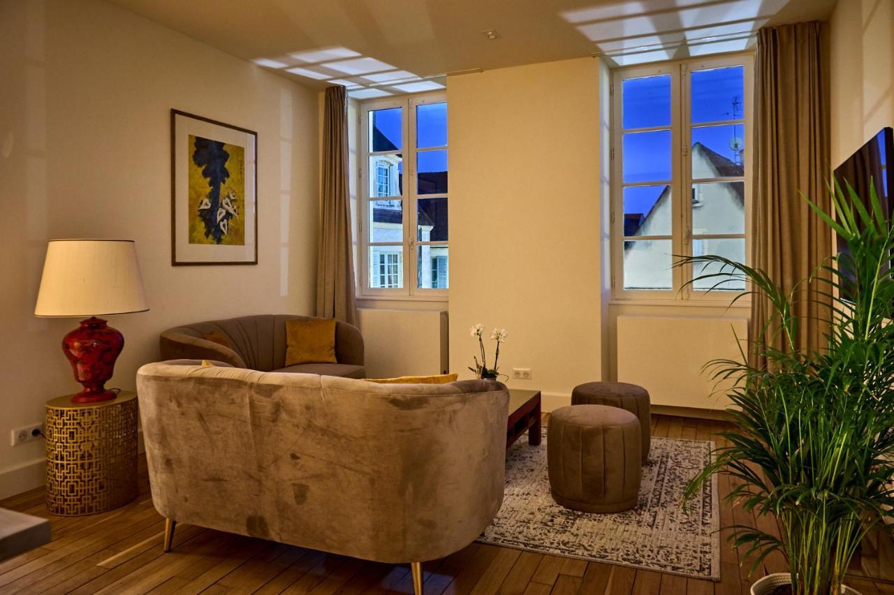 Appartement Montagnon - Les Suites Du Palais - Classe 4 Etoiles, Parking Prive, Vue Cathedrale, 3 Chambres, Primo C0Nciergerie Невер Екстер'єр фото