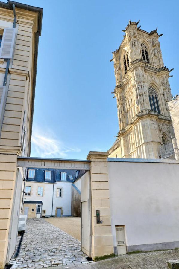 Appartement Montagnon - Les Suites Du Palais - Classe 4 Etoiles, Parking Prive, Vue Cathedrale, 3 Chambres, Primo C0Nciergerie Невер Екстер'єр фото