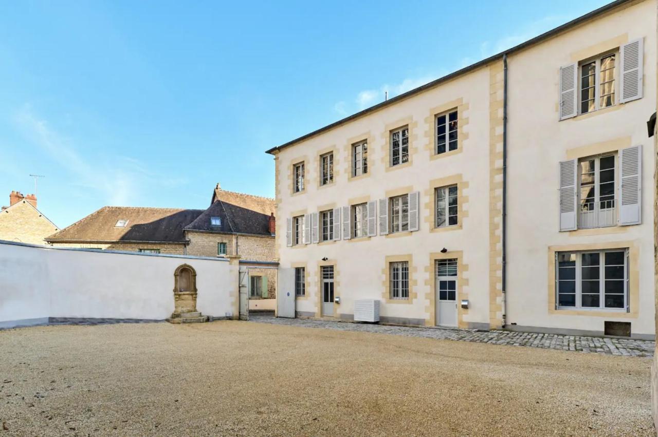 Appartement Montagnon - Les Suites Du Palais - Classe 4 Etoiles, Parking Prive, Vue Cathedrale, 3 Chambres, Primo C0Nciergerie Невер Екстер'єр фото