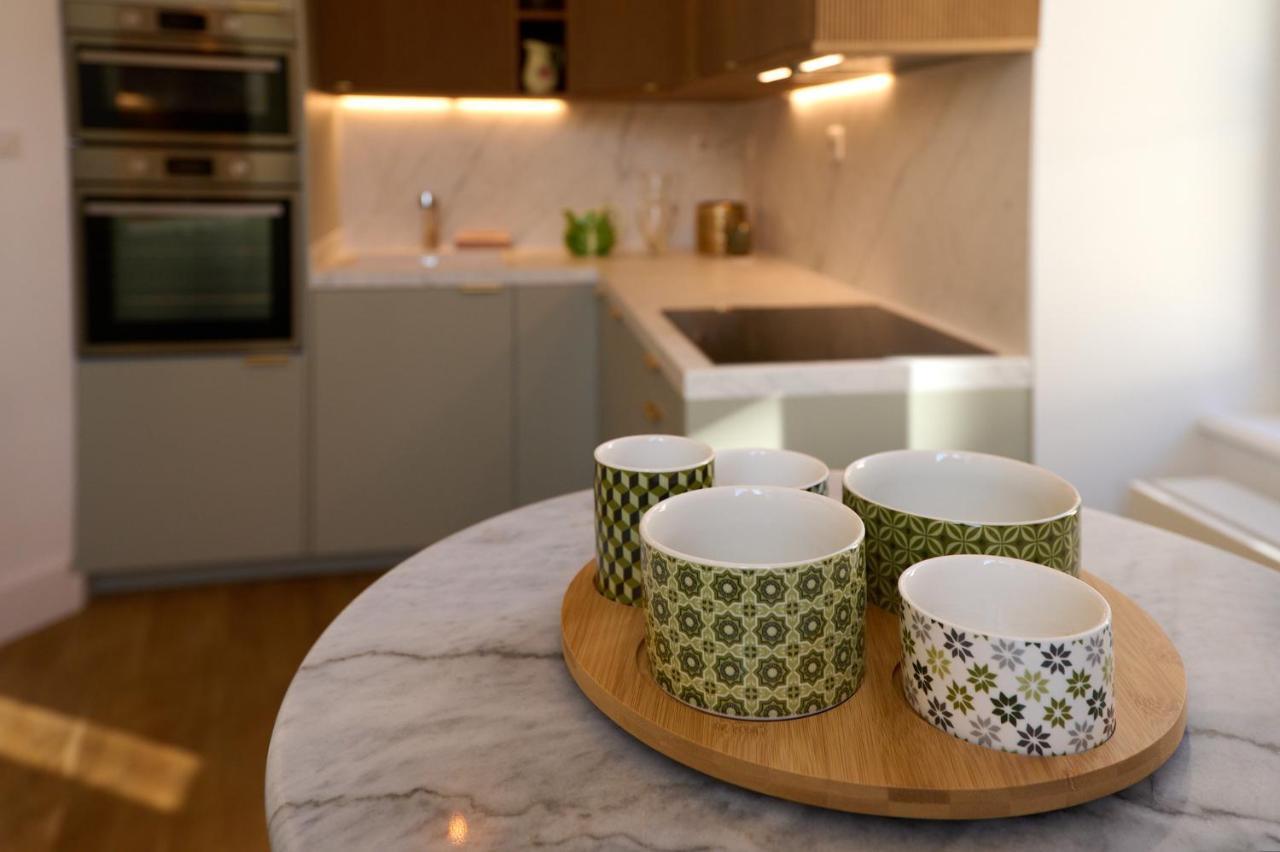 Appartement Montagnon - Les Suites Du Palais - Classe 4 Etoiles, Parking Prive, Vue Cathedrale, 3 Chambres, Primo C0Nciergerie Невер Екстер'єр фото