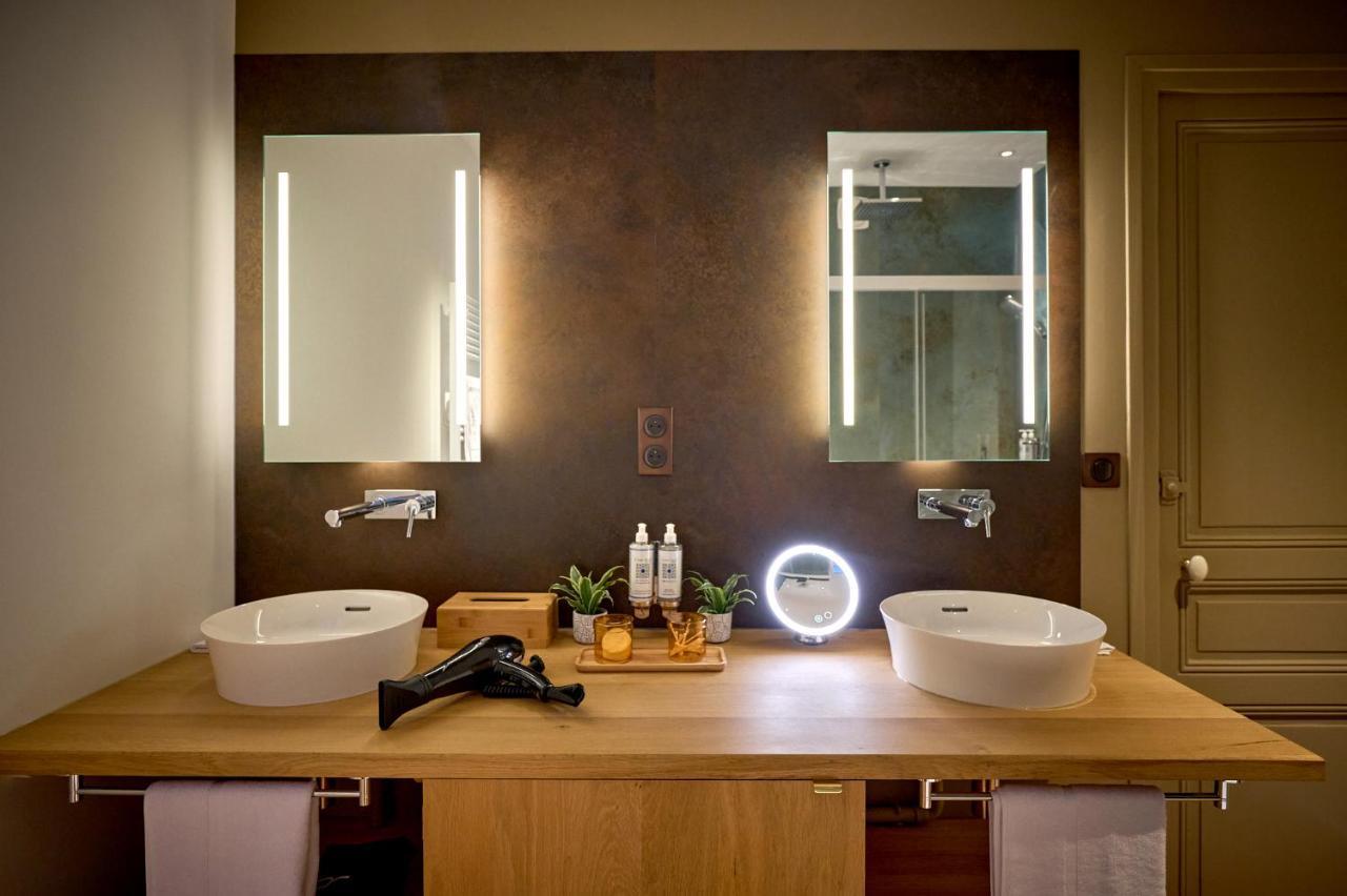 Appartement Montagnon - Les Suites Du Palais - Classe 4 Etoiles, Parking Prive, Vue Cathedrale, 3 Chambres, Primo C0Nciergerie Невер Екстер'єр фото