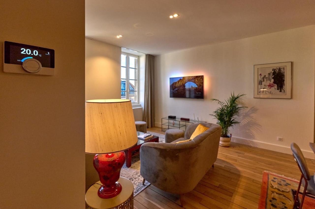 Appartement Montagnon - Les Suites Du Palais - Classe 4 Etoiles, Parking Prive, Vue Cathedrale, 3 Chambres, Primo C0Nciergerie Невер Екстер'єр фото
