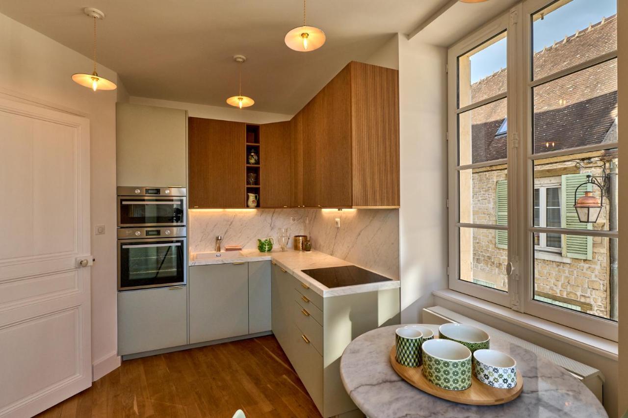 Appartement Montagnon - Les Suites Du Palais - Classe 4 Etoiles, Parking Prive, Vue Cathedrale, 3 Chambres, Primo C0Nciergerie Невер Екстер'єр фото