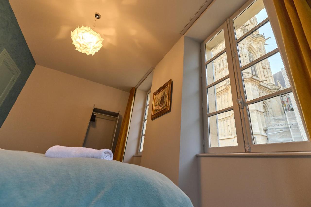 Appartement Montagnon - Les Suites Du Palais - Classe 4 Etoiles, Parking Prive, Vue Cathedrale, 3 Chambres, Primo C0Nciergerie Невер Екстер'єр фото