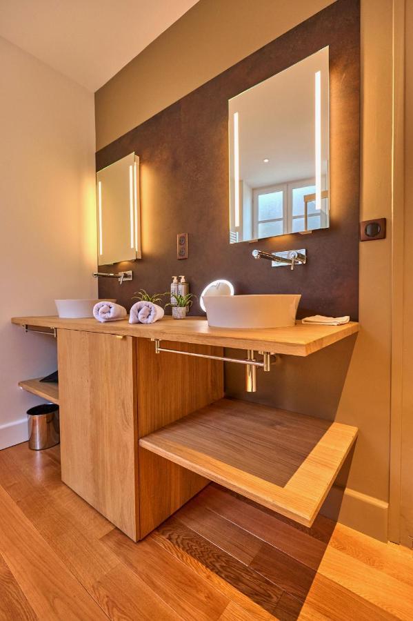 Appartement Montagnon - Les Suites Du Palais - Classe 4 Etoiles, Parking Prive, Vue Cathedrale, 3 Chambres, Primo C0Nciergerie Невер Екстер'єр фото