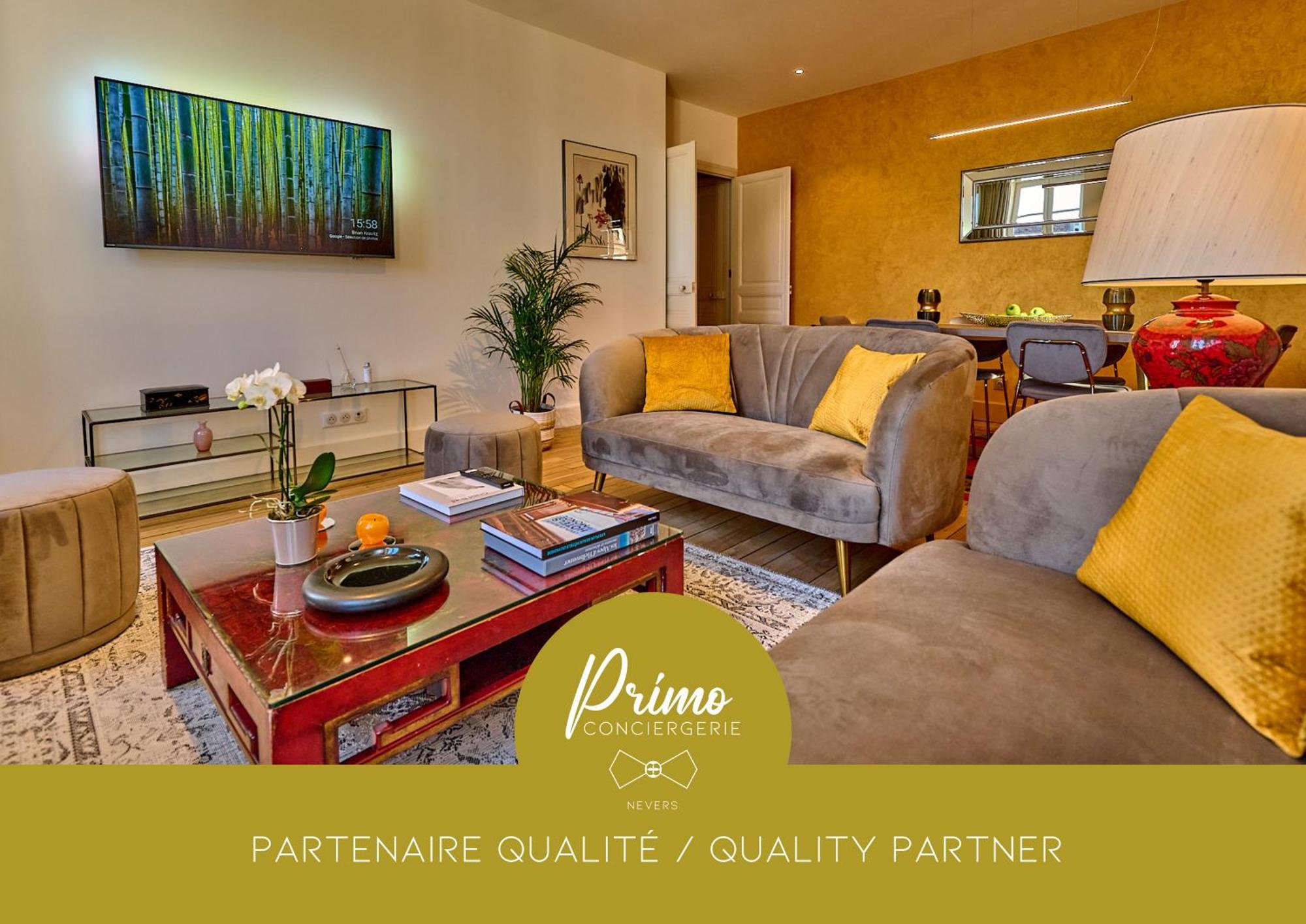 Appartement Montagnon - Les Suites Du Palais - Classe 4 Etoiles, Parking Prive, Vue Cathedrale, 3 Chambres, Primo C0Nciergerie Невер Екстер'єр фото